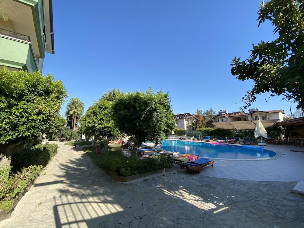 Melissa Garden Apart Hotel Сиде Екстериор снимка